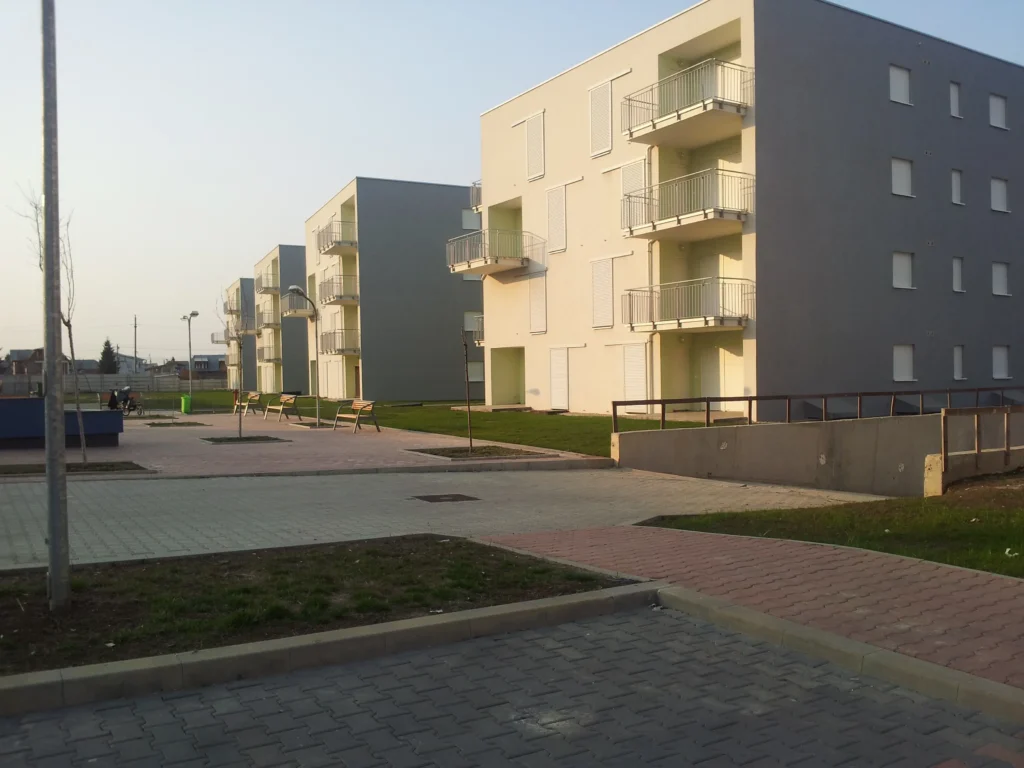 Lucrari de pavare in ansamblu rezidential chitila
