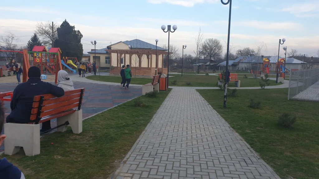 Parc cu pavaj puchenii mari finalizare